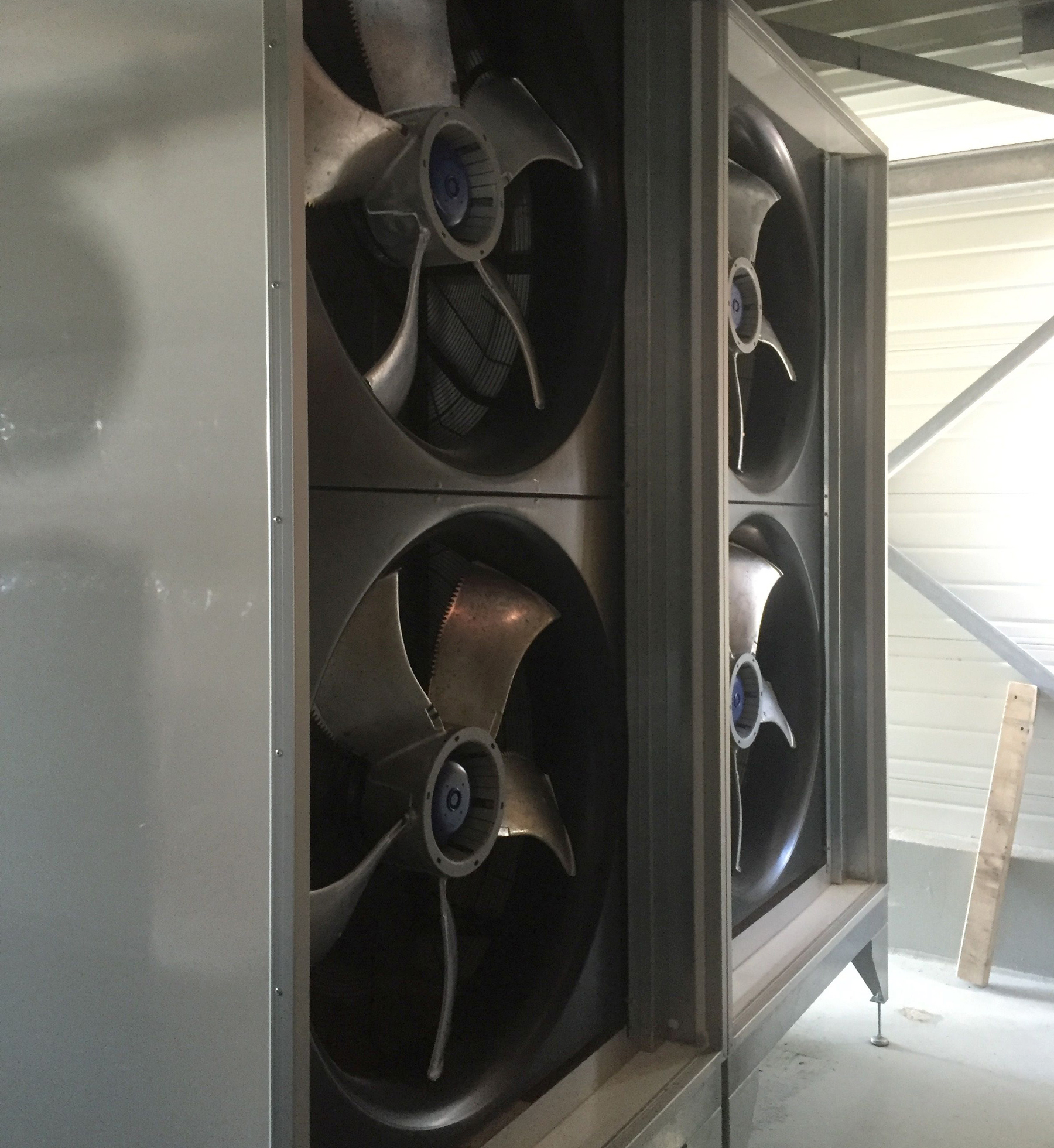 The specially-optimized hybrid cooling towers